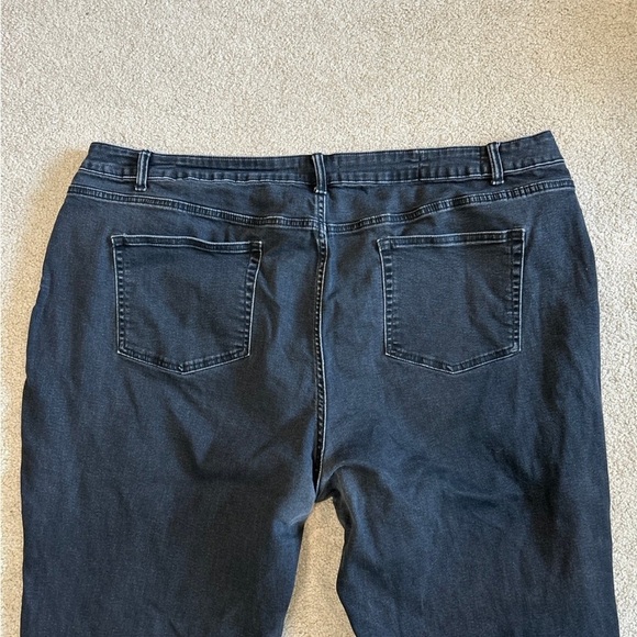 ASOS design black straight leg curve curvy jeans in plus size 24 - Picture 6 of 8